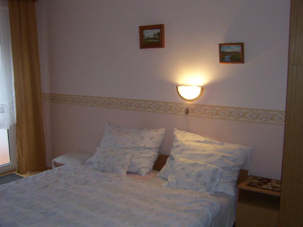 Marika Haus Buk Quarto foto